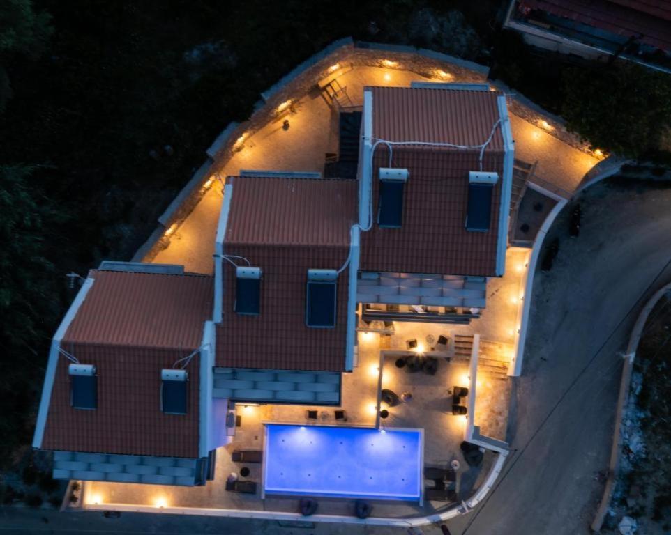 Above Blue Maisonettes Grey Diamond Нікіана Екстер'єр фото
